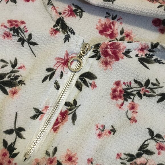 Grey Ditzy Floral Boxy Rolled Cuff Zipper Collar Crepey Top - Picture 11 of 15